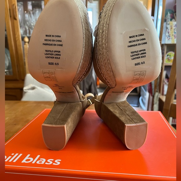 Bill Blass Anthropologie Emma Embellished Platform Heels Ankle Strap Size 8.5 - Picture 5 of 6